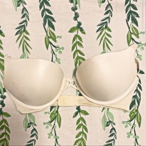 Victoria’s Secret white bombshell push-up bra 34c